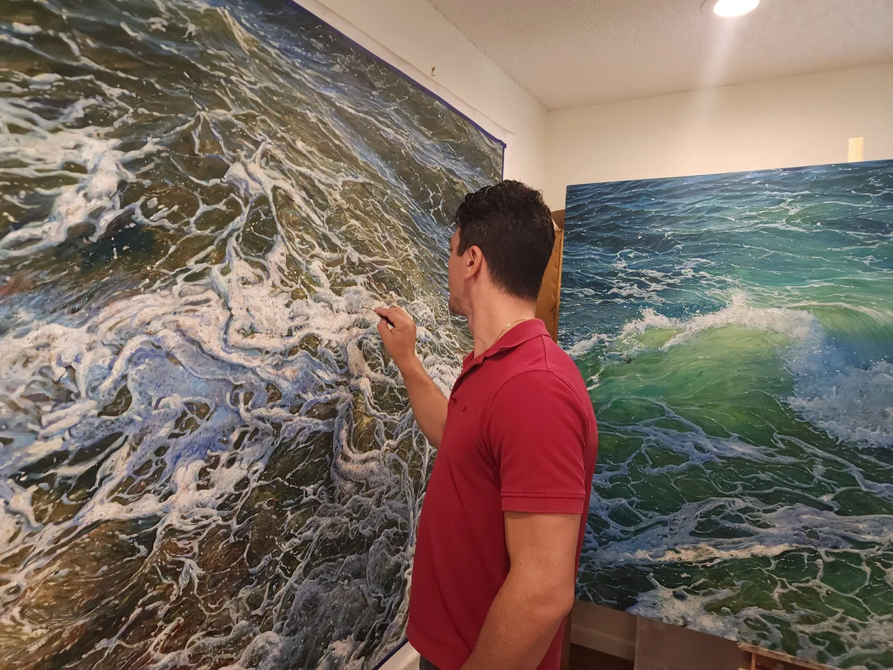 Luis Alberto Saldaña, in the studio, 2025